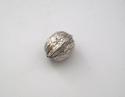 Appraisal: A rare Victorian novelty silver vinaigrette modelled as a nutmeg