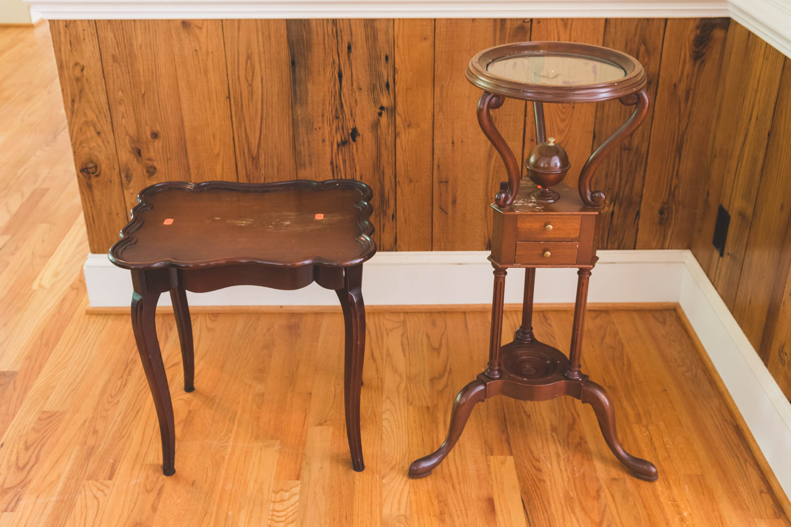 Appraisal: Mahogany wig stand with glass insert converting it to side