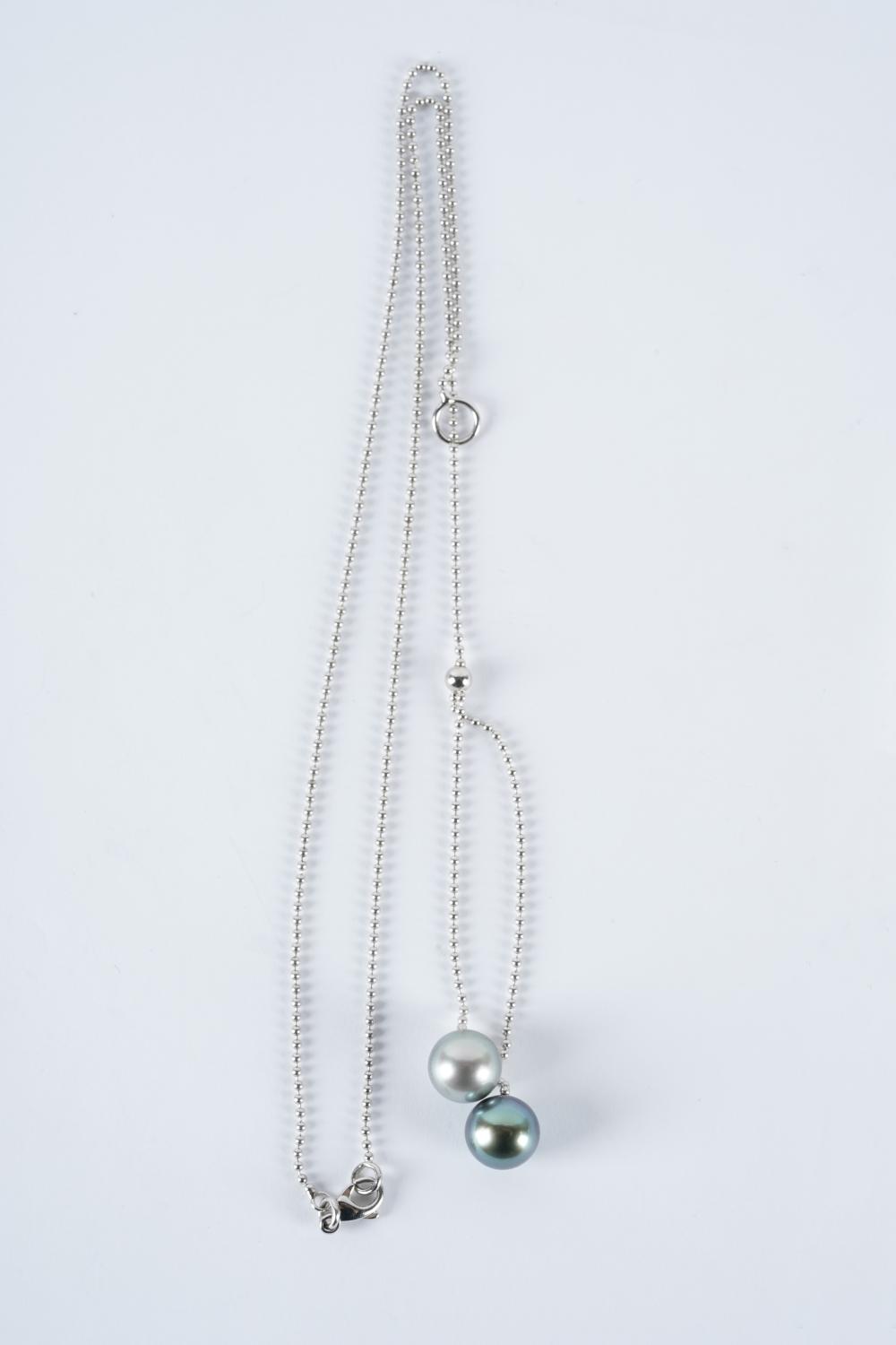 Appraisal: KARAT WHITE GOLD BLACK PEARL LARIAT NECKLACEset with two spherical