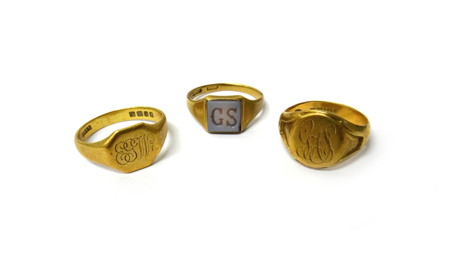 Appraisal: An ct gold oval signet style ring monogram engraved a