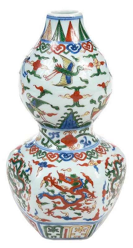 Appraisal: Chinese Wucai Double Gourd Vase th century six sided base