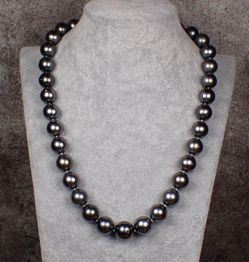 Appraisal: TAHITIAN PEARL AND FOURTEEN KARAT GOLD NECKLACE - hand-knotted strand