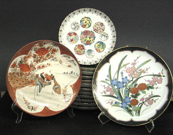 Appraisal: A set of twelve Kutani porcelain dinner plates one chipped