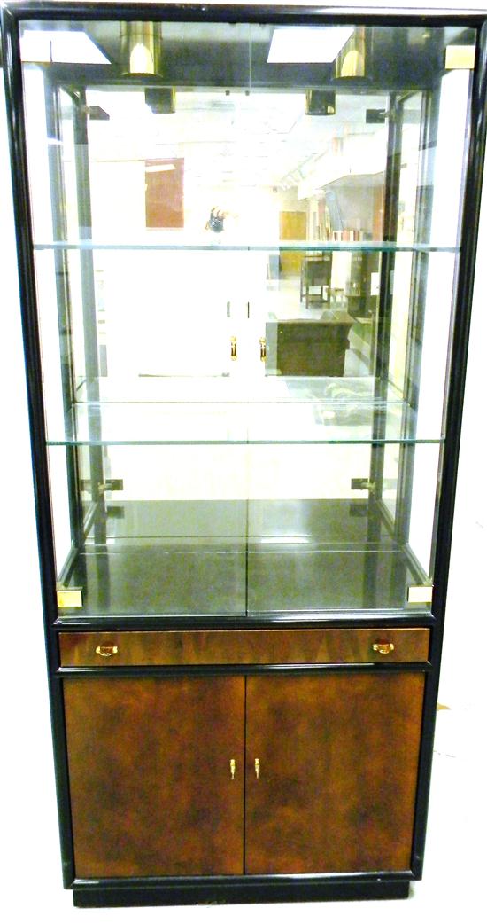 Appraisal: Glass display cabinet by Henredon top mirrored back display two