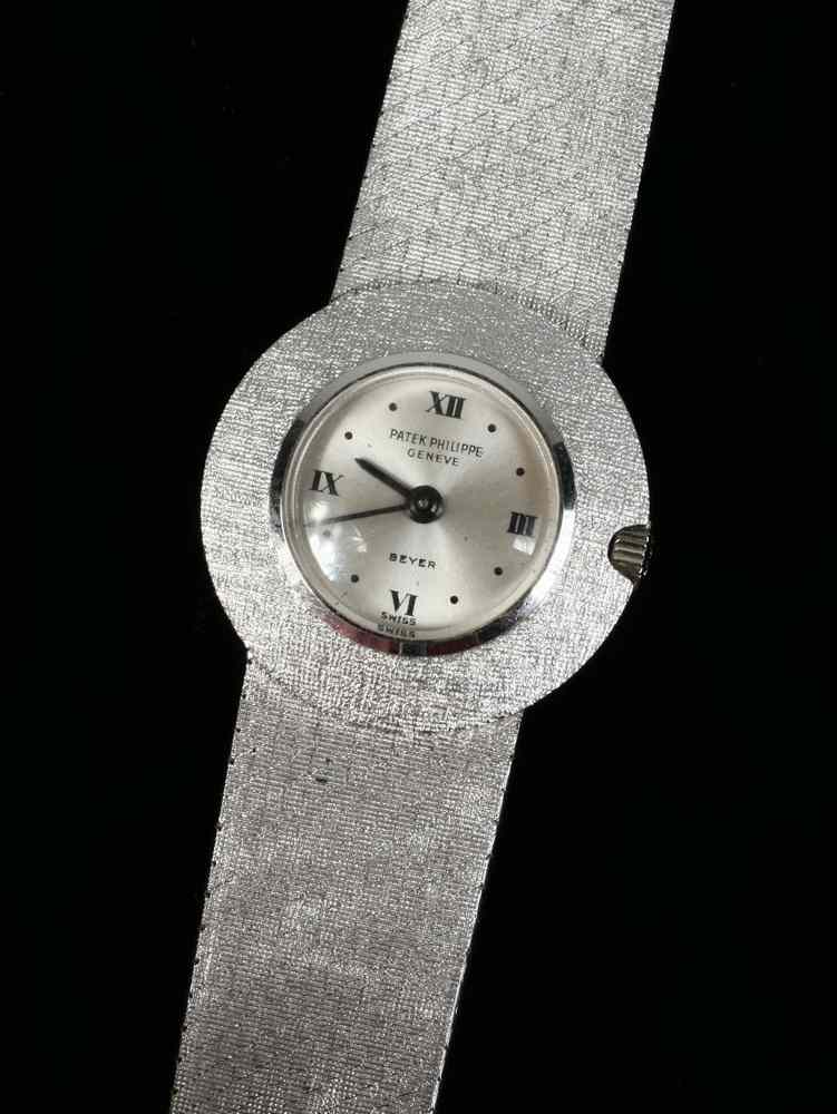 Appraisal: LADY'S WRISTWATCH - K white gold round head Patek Philippe