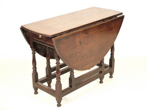 Appraisal: A William and Mary oak gateleg table late th early