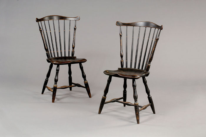 Appraisal: PAIR OF MASSACHUSETTS PAINT- DECORATED FAN-BACK WINDSOR SIDE CHAIRS Each