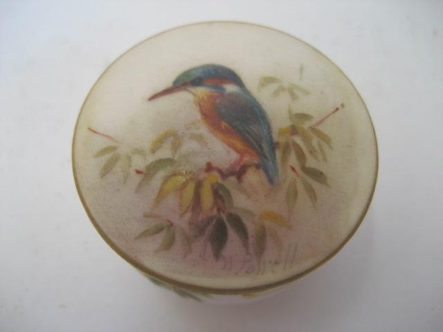 Appraisal: A ROYAL WORCESTER PORCELAIN MINIATURE POT AND COVER dated the