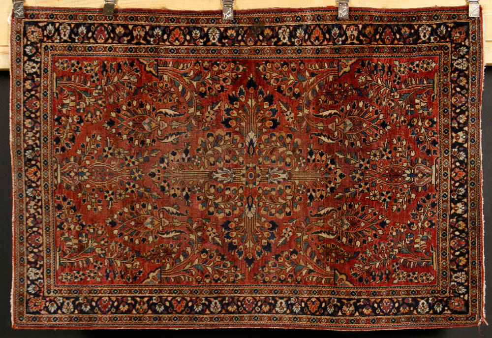 Appraisal: - Antique Persian Sarouk Carpet Antique Persian Sarouk carpet '