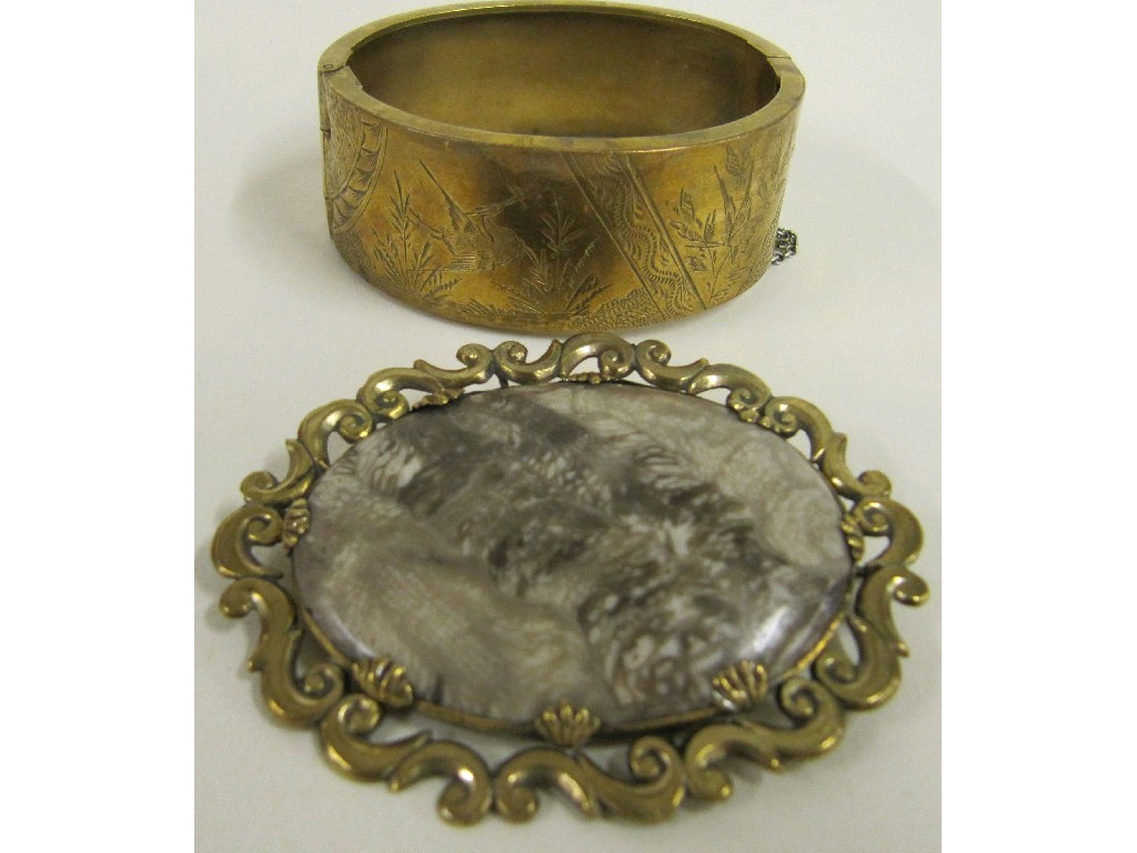 Appraisal: Lot comprising a Victorian agate brooch in scroll mount and