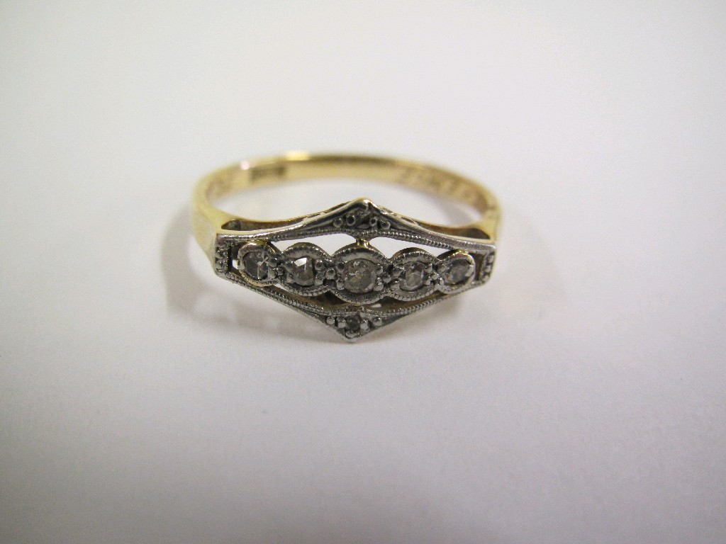 Appraisal: Nineteen twenties ct gold diamond set dress ring