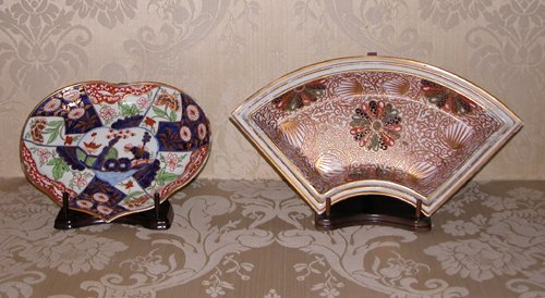 Appraisal: Title Imari decorated serving dishes comprising crescent-shaped dish lid missing