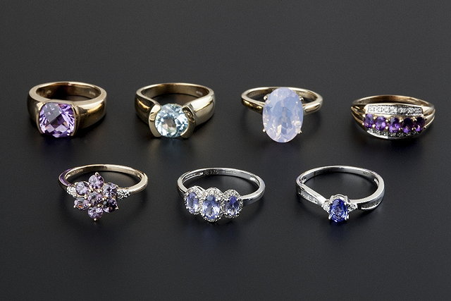 Appraisal: A collection of vari gem-set rings comprising a tanzanite and