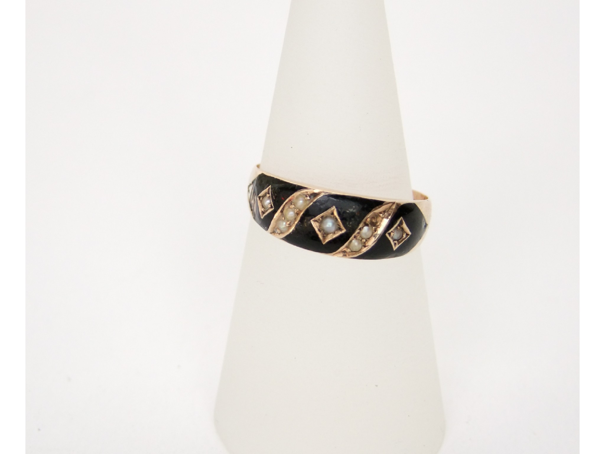 Appraisal: A ct gold ring the band set with enamel and