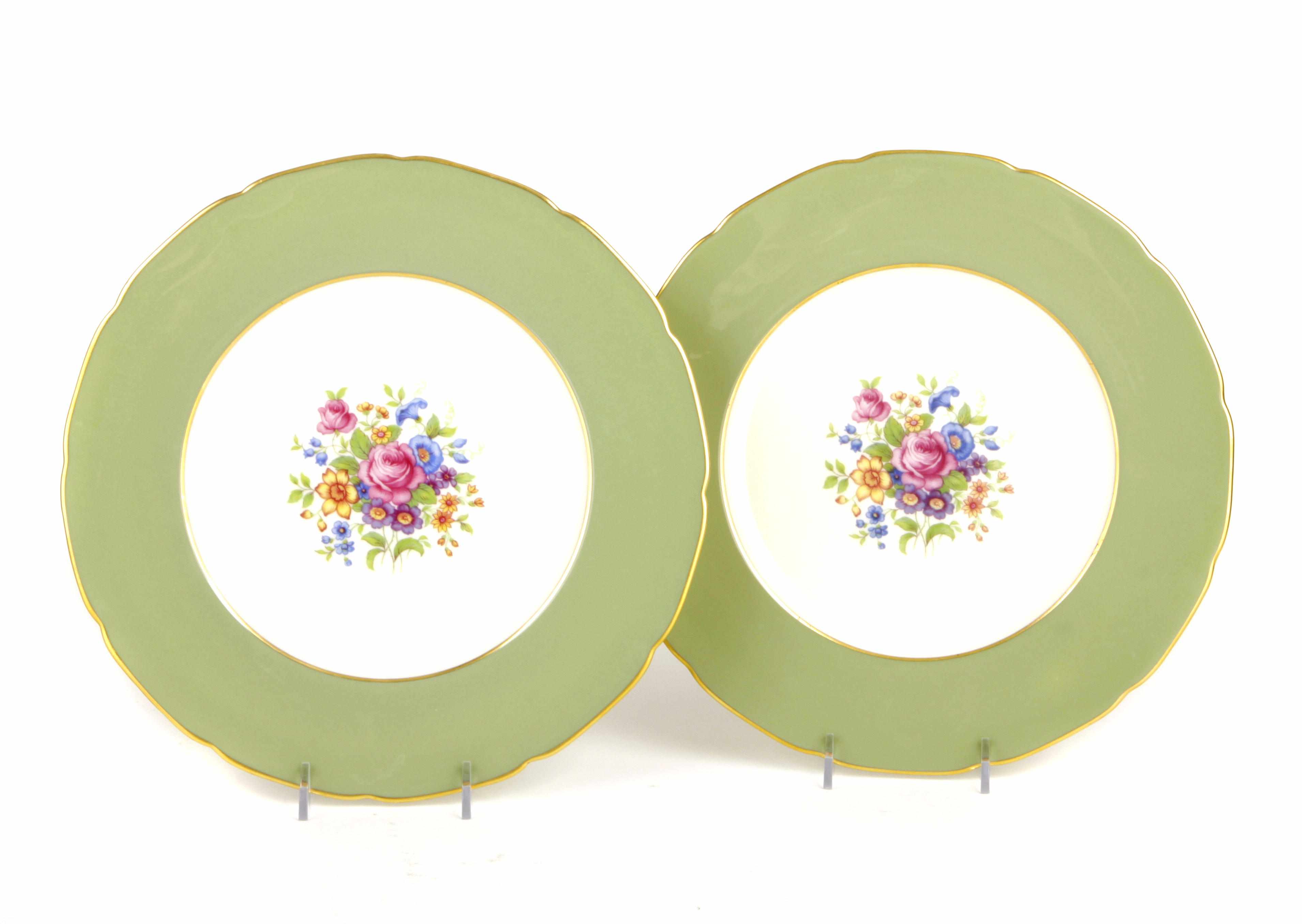 Appraisal: A set of twelve Lenox porcelain dinner plates Centered by