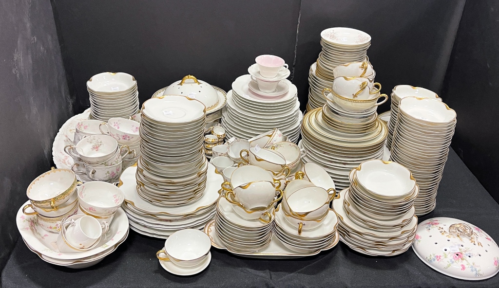 Appraisal: COLLECTION OF FRENCH HAVILAND CHINA Ca Various serving pieces and