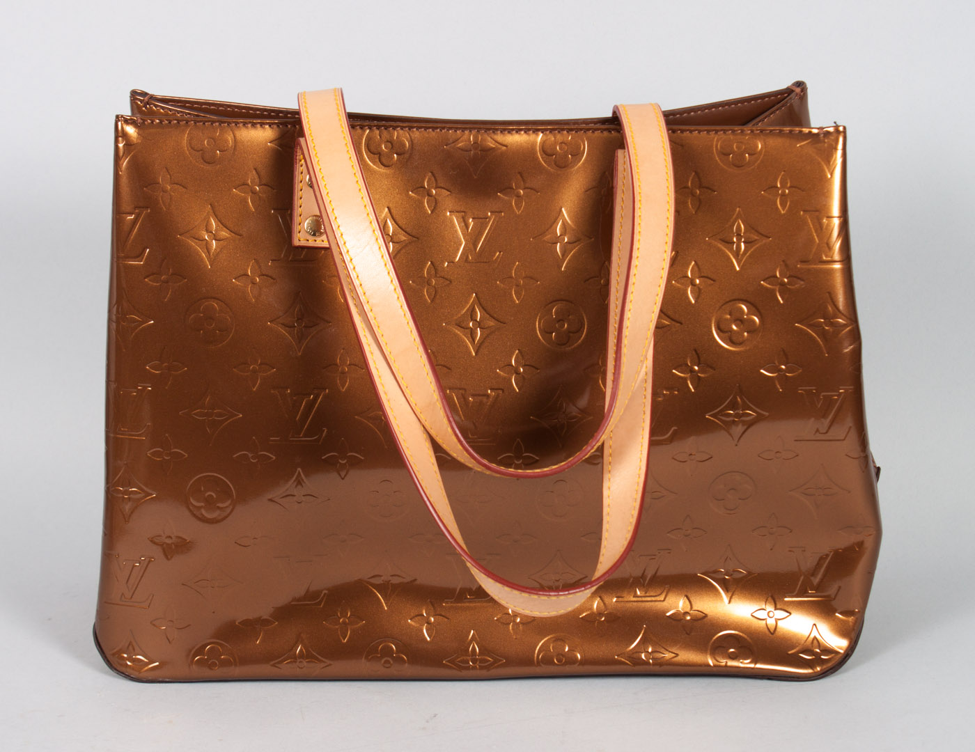 Appraisal: Lady's Louis Vuitton handbag tote bag in glamorous Monogram Vernis