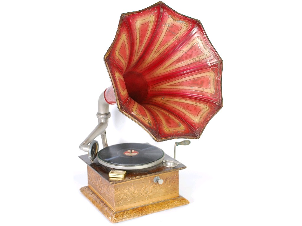 Appraisal: EARLY TWENTIETH CENTURY TABLE TOP WIND UP GRAMOPHONE circa square