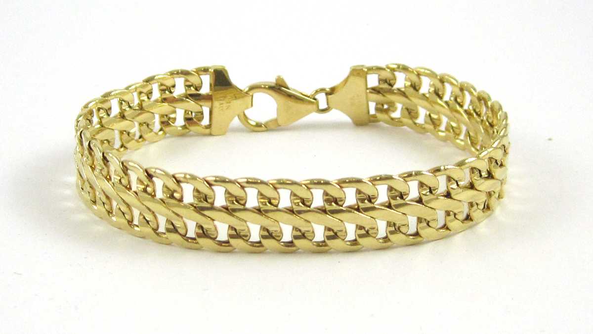 Appraisal: ITALIAN EIGHTEEN KARAT GOLD CHAIN BRACELET measuring - inches in