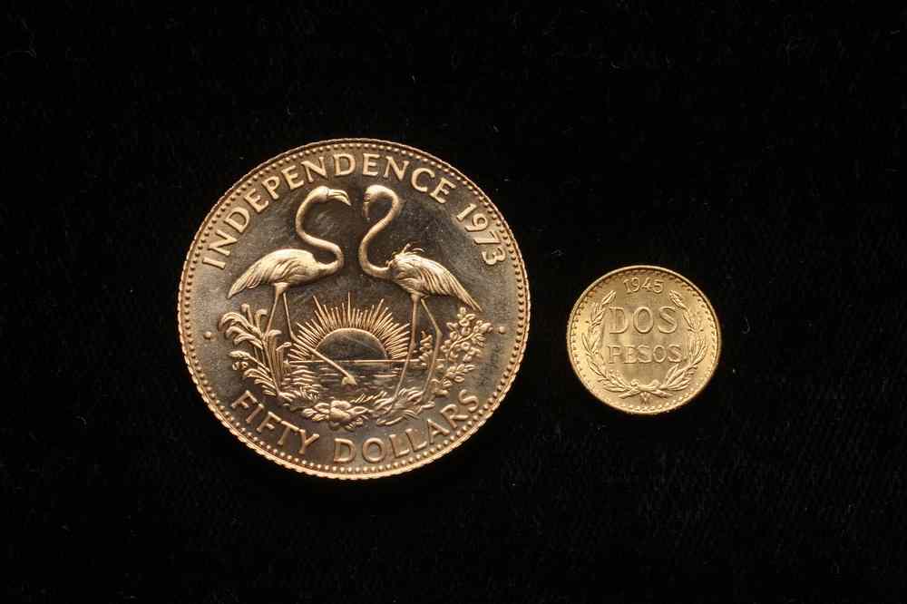 Appraisal: COINS - Bahamas Elizabeth II gold coin Mexico pesos gold