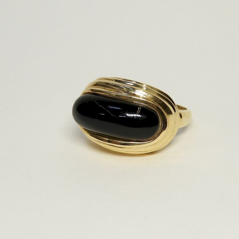 Appraisal: K Lady's Gold Onyx Stepped Cocktail Ring th Century Stepped