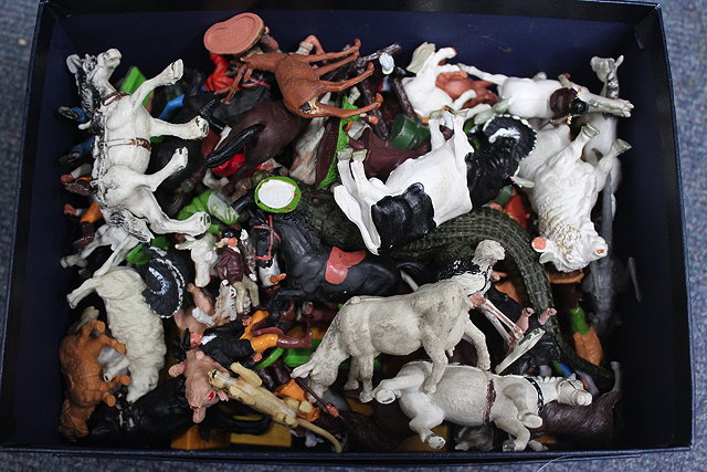 Appraisal: A COLLECTION OF BRITAINS TOY FARM ANIMALS