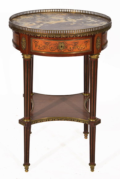 Appraisal: AN EDWARDIAN MARBLE TOPPED OCCASIONAL TABLE the top with pierced