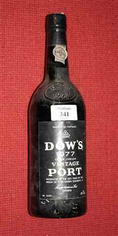 Appraisal: A BOTTLE OF DOWS VINTAGE PORT middle neck