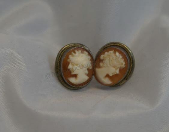 Appraisal: - marked Sterling very nice pair of Shell Cameo pierced