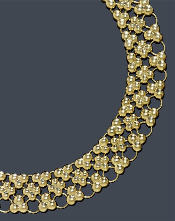 Appraisal: A GOLD NECKLACE WITH A BRACELET Yellow gold g A