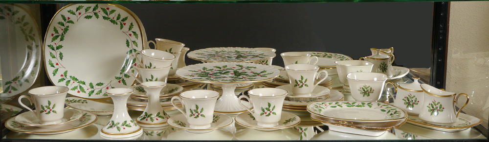 Appraisal: LENOX ''HOLIDAY'' FINE CHINA DESSERT SET Approx pieces to include