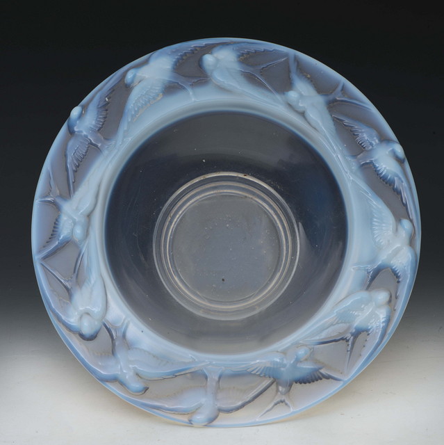 Appraisal: AN EARLY TH CENTURY CONTINENTAL OPALESCENT GLASS BOWL the rim