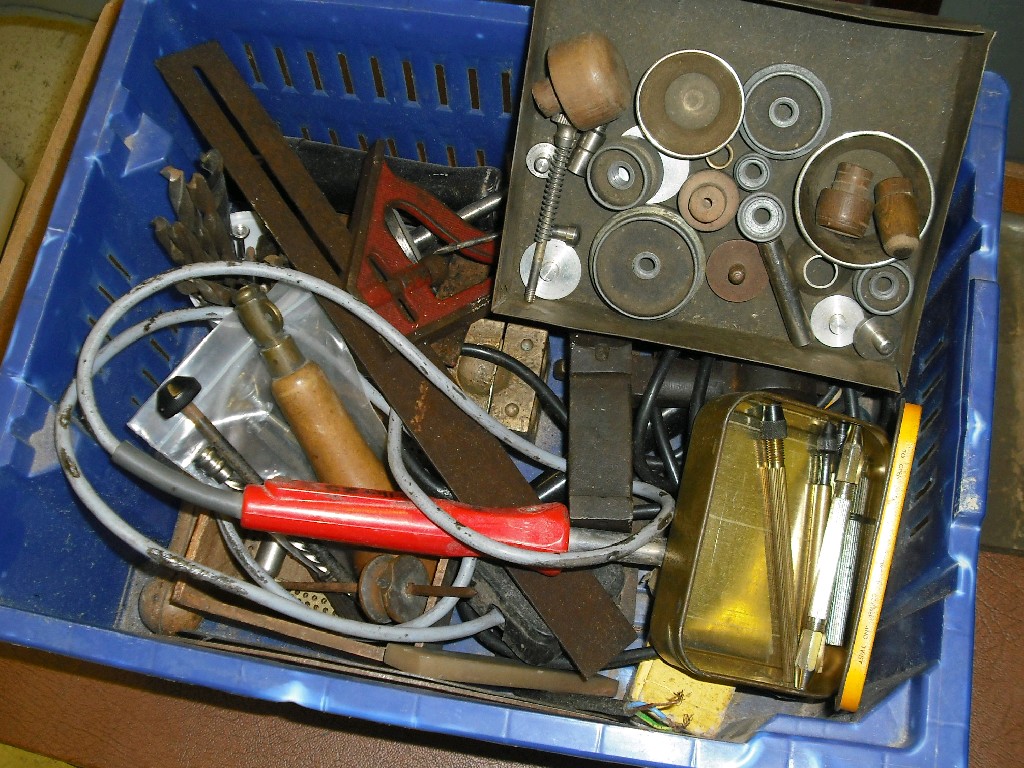 Appraisal: Small quantity of clockmaker's tools etc