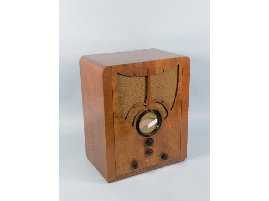 Appraisal: A Philco A radio in a walnut case with bakelite