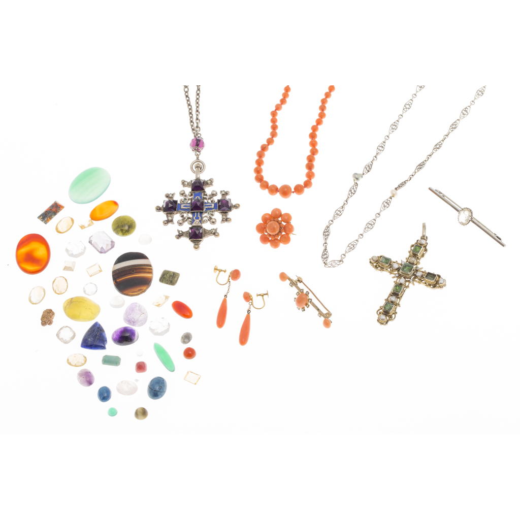 Appraisal: A collection of jewellery to include a coral necklace two