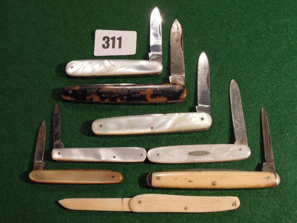 Appraisal: Eight th century and later fruit knives various models in