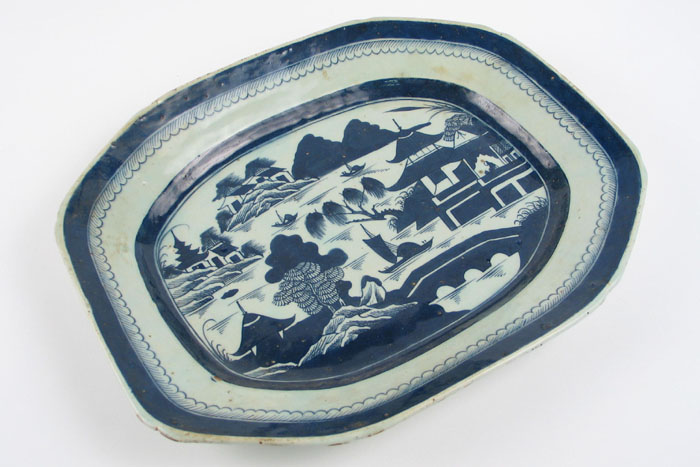 Appraisal: A CHINESE CANTON BLUE AND WHITE PORCELAIN MEAT PLATTER mid