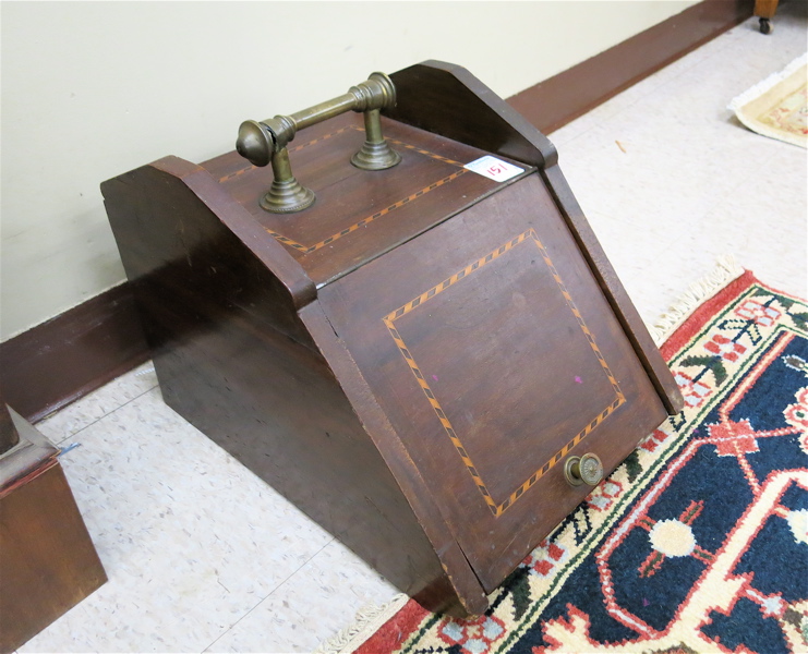 Appraisal: THREE ENGLISH ANTIQUES Victorian mahogany dressing table mirror Victorian carved