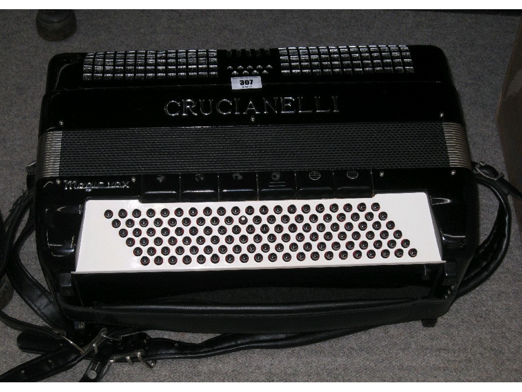 Appraisal: Cruclanelli electronic accordion case available