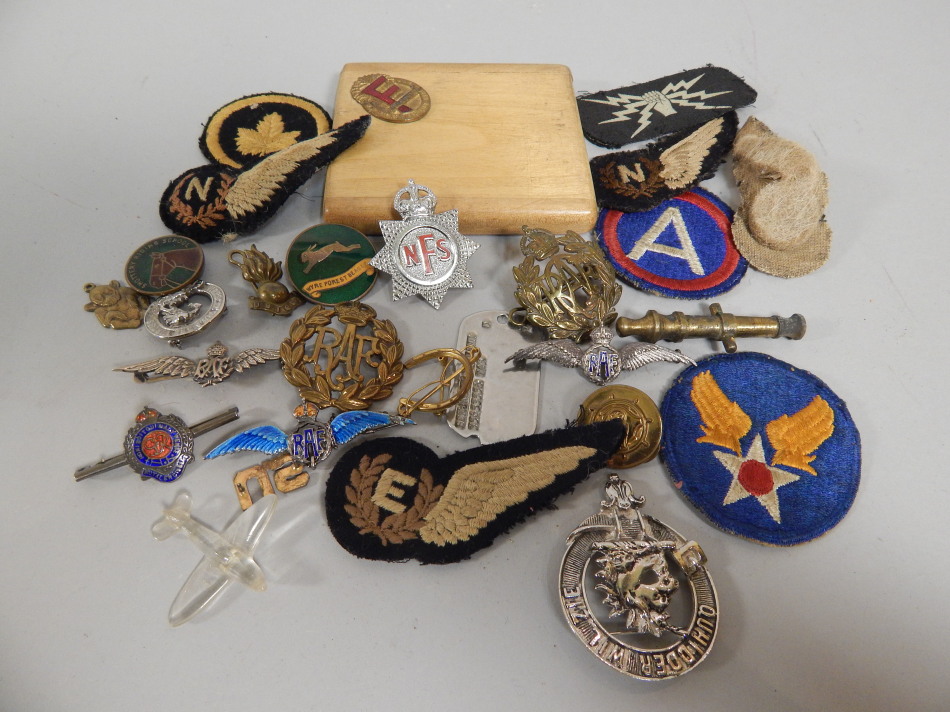 Appraisal: Various regimental cloth badges cap badges etc