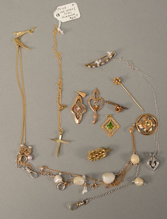 Appraisal: Lot of mostly karat gold five chains with pearls or