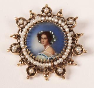 Appraisal: K MINIATURE PORTRAITE PEN PENDANT K YELLOW GOLD MINIATURE PORTRAIT