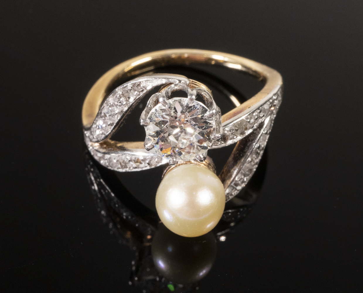 Appraisal: LADIES VINTAGE PEARL DIAMOND RING K Yellow and White gold