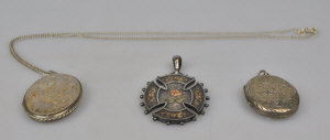 Appraisal: Silver pendant with gold inlaid decoration to w two oval