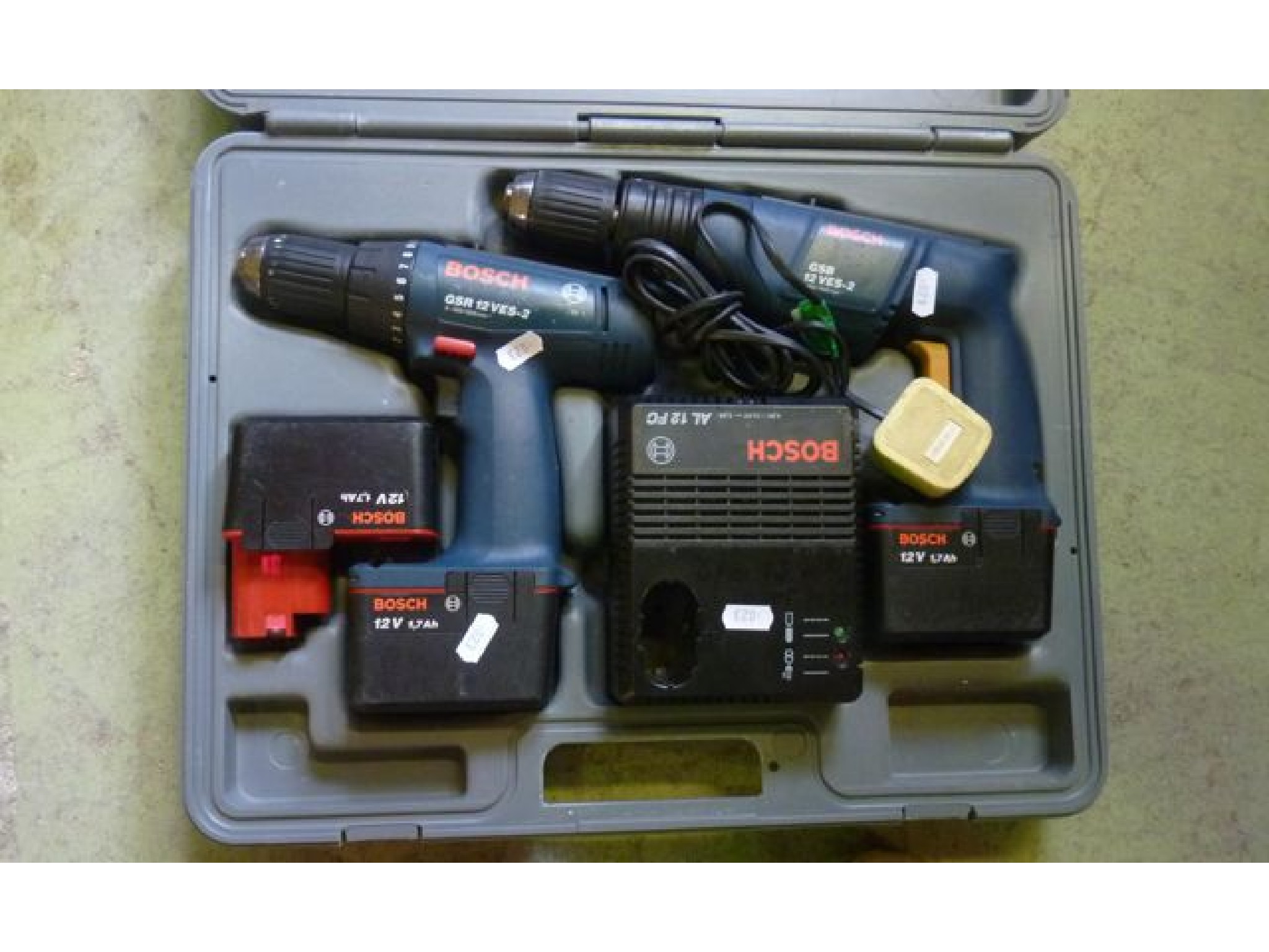 Appraisal: Two Bosch rechargeable battery hand drills GSR Ves- and GSB