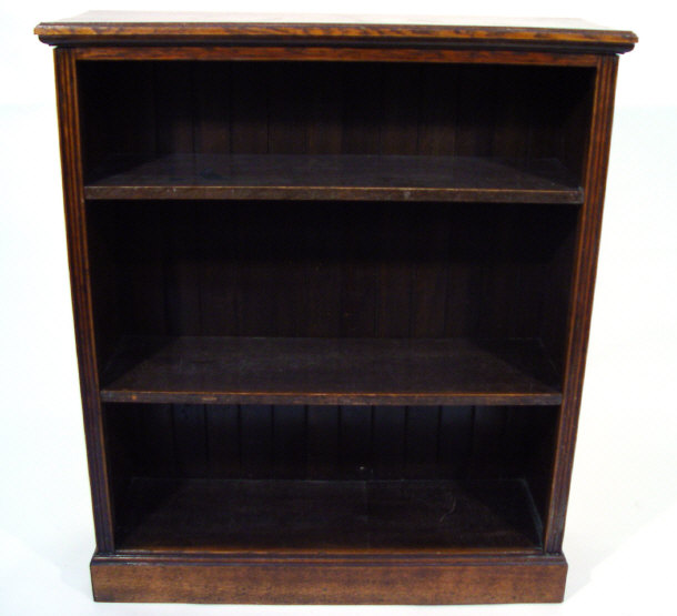 Appraisal: s oak bookcase fitted with two adjustable shelves cm high