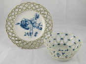 Appraisal: Worcester A late th early th century ceramic plate with