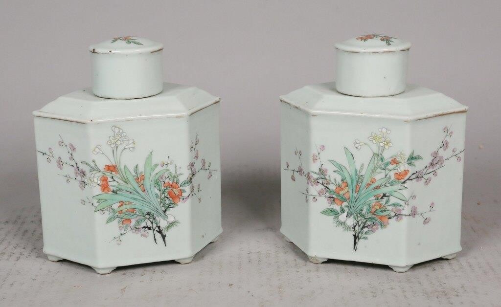 Appraisal: PAIR OF CHINESE PORCELAIN TEA CANISTERSPair of Chinese porcelain tea