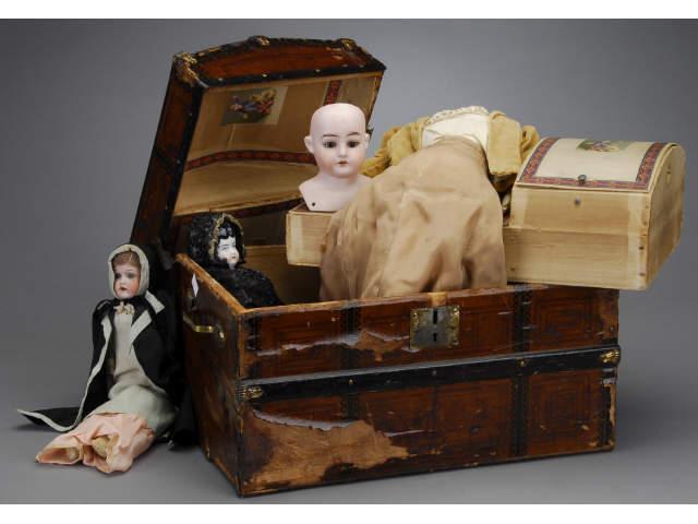 Appraisal: Lot Dolls and Dome-Top Trunk Antique dome-top trunk with tray