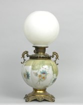 Appraisal: Another Gone With the Wind Globe Lamp Tufted round globe